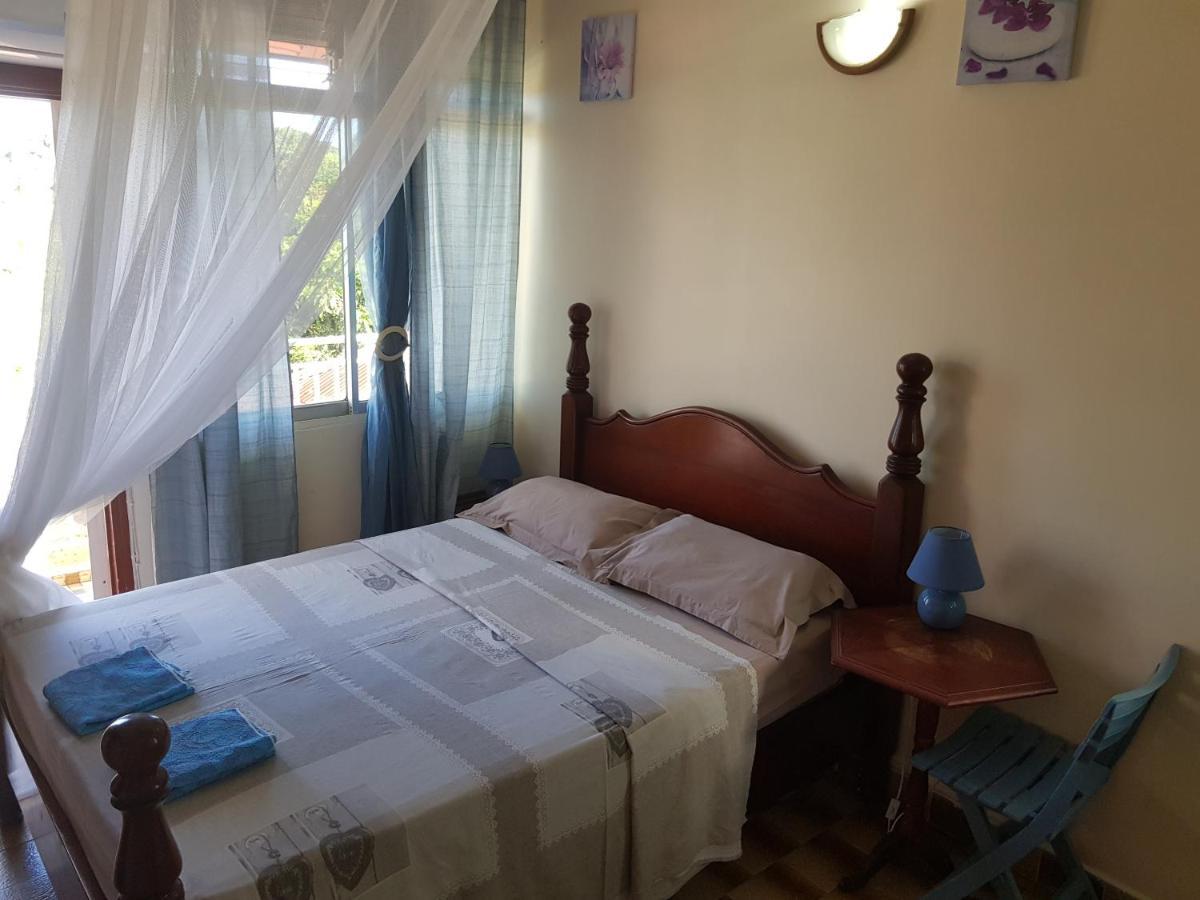 La Maison Aux Orchidees Пети-Бург Екстериор снимка