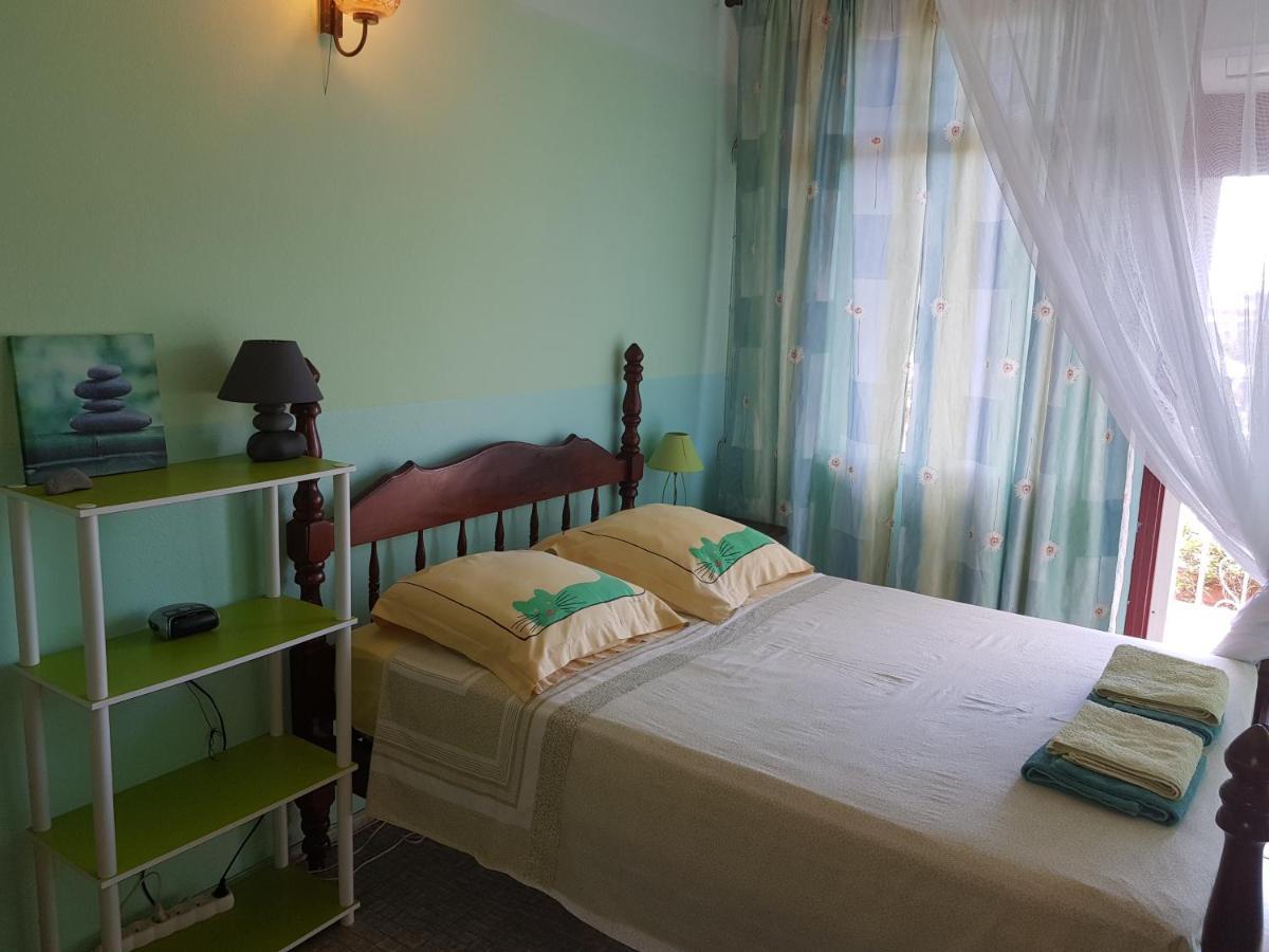 La Maison Aux Orchidees Пети-Бург Екстериор снимка