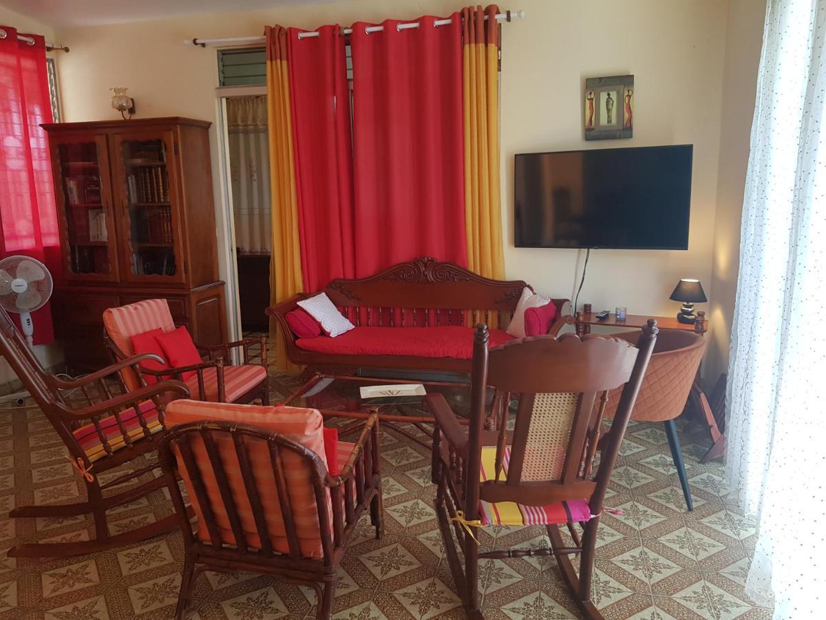 La Maison Aux Orchidees Пети-Бург Екстериор снимка
